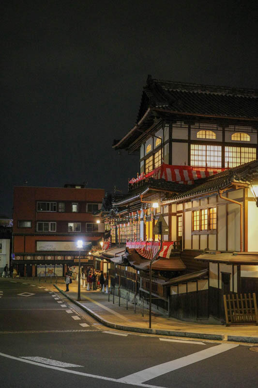 7.道後温泉夜景.jpg