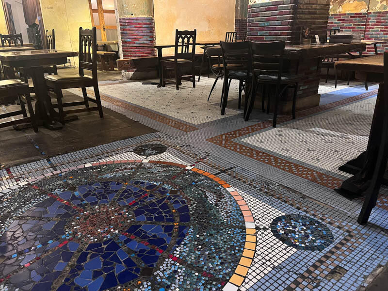 independants_floor.jpg
