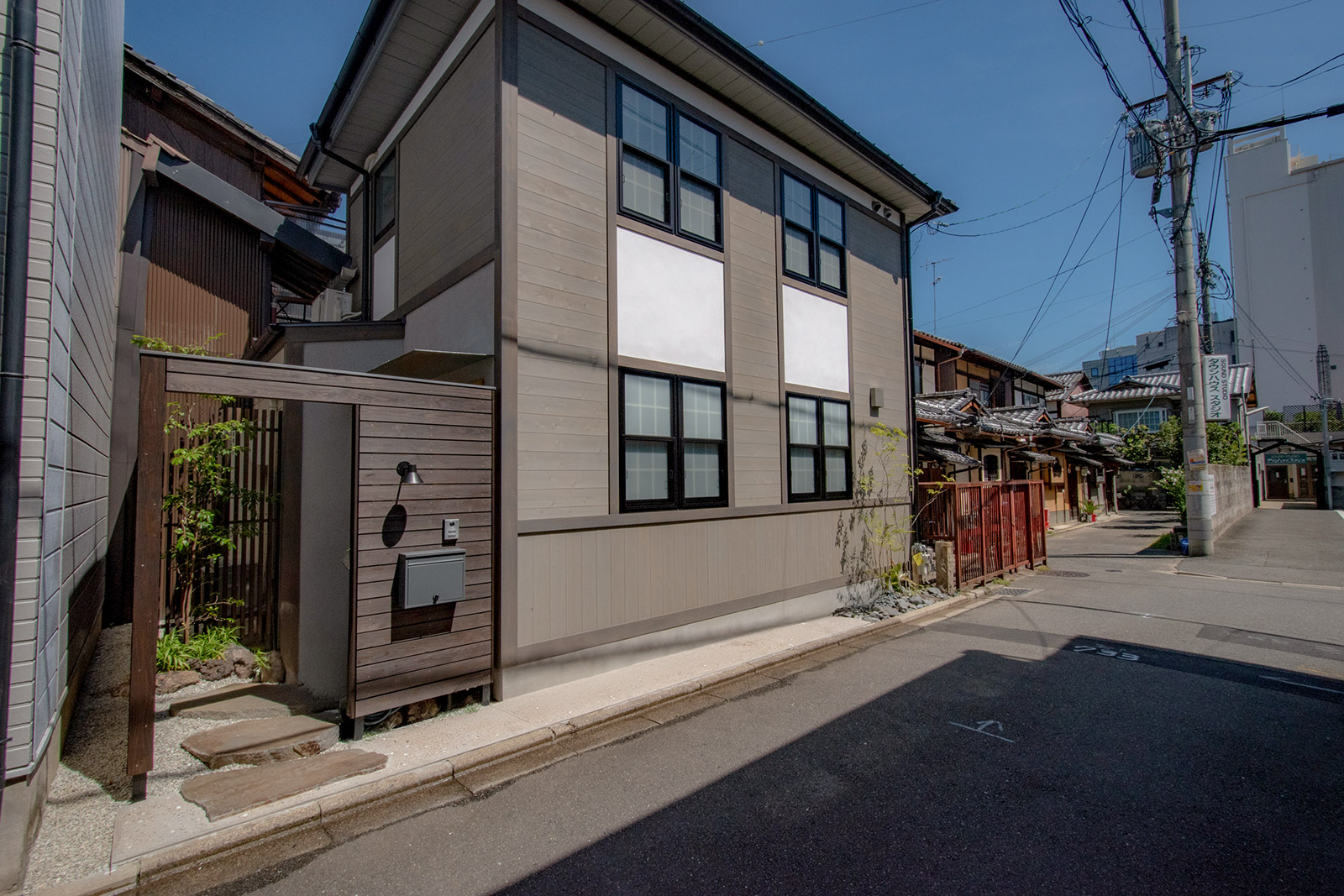 外観の写真_西陣・四つ窓の洋館町家_fujiko_012（京都市上京区北猪熊町）