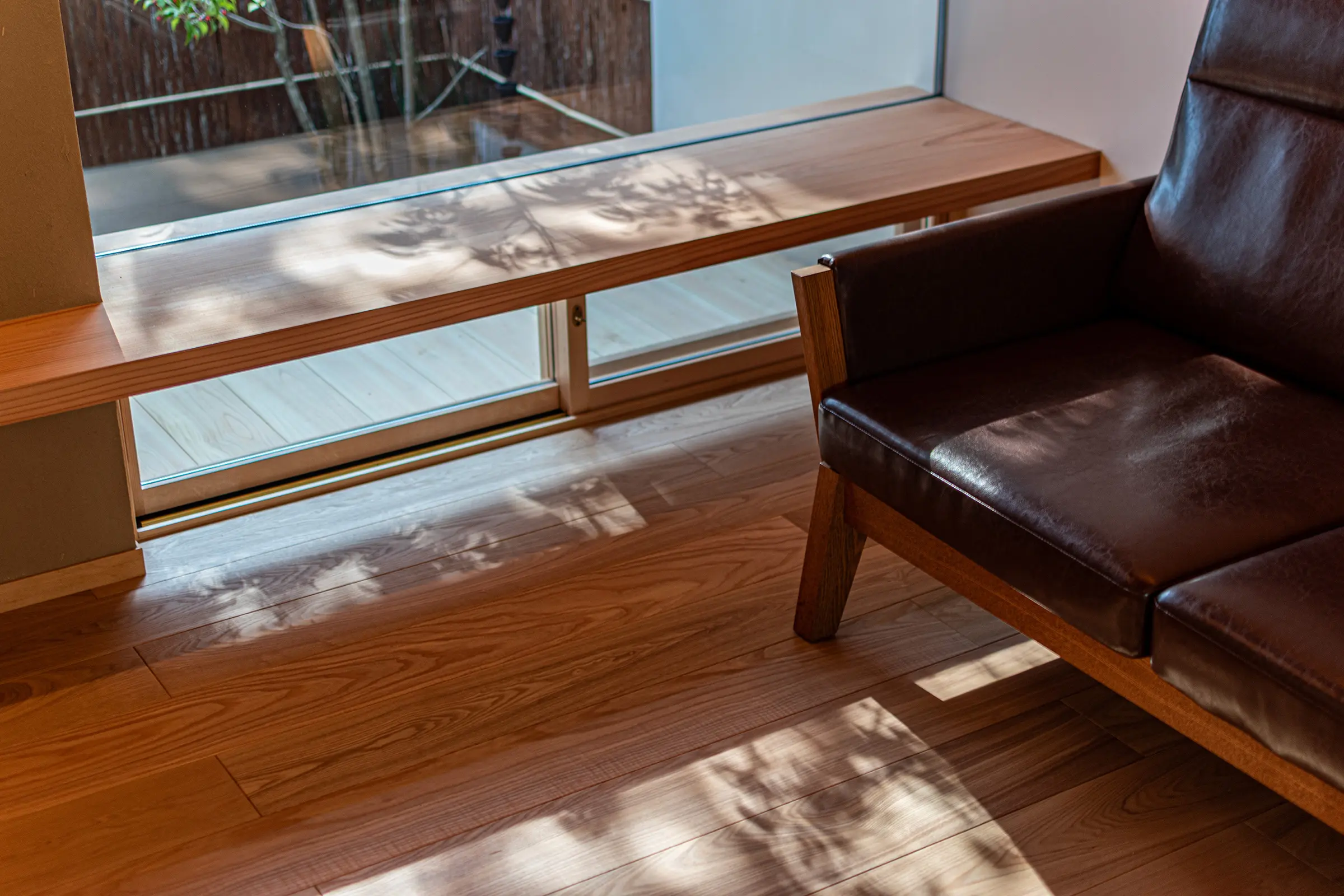 立てば端麗、座れば陰翳、歩く姿は静画のよう。（京都市中京区橋本町）