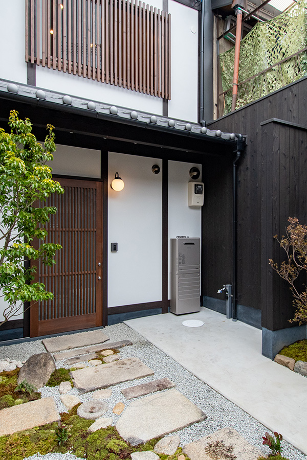 前庭の写真_紫野・船岡山を仰ぐお家（京都市北区紫野南舟岡町）