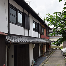 リ・ストック京町家：東山七条の京町家（東側）