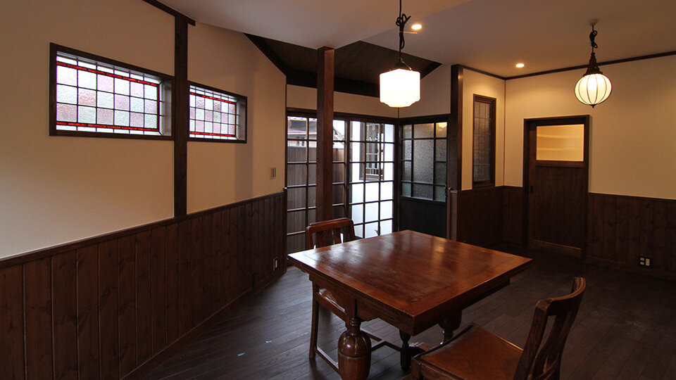 大正ロマン弐号 赤い階段の家