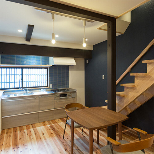 西陣びーどろ町家 藍色の家