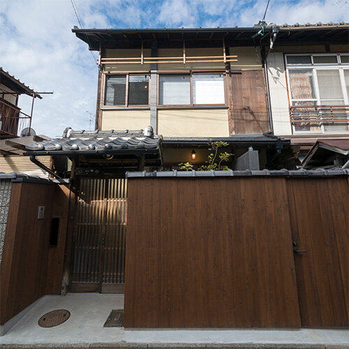 壁の走る京町家