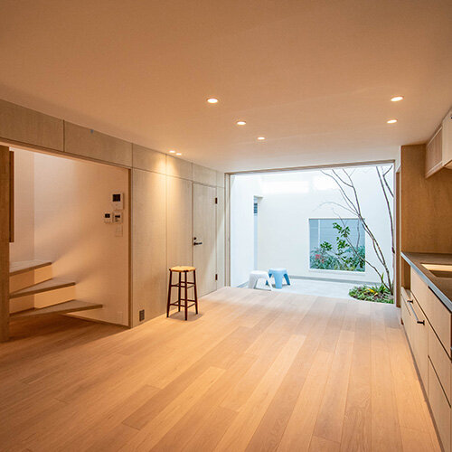 インナーテラスのあるミニマルの家