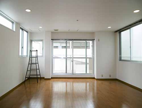 改装前の写真_屋上のある鉄骨三階建ての家