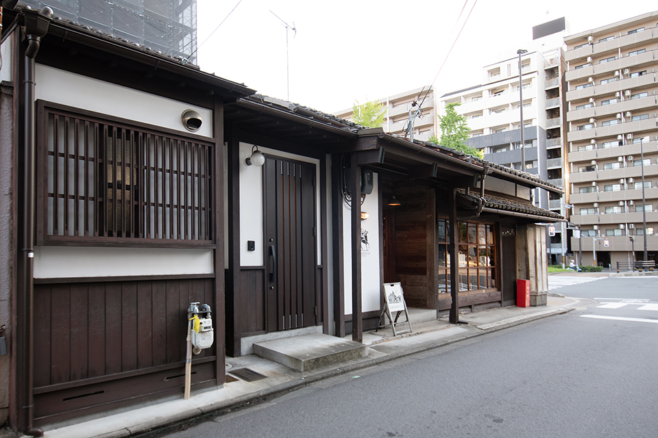 堀川上立売　改装済の京町家の写真
