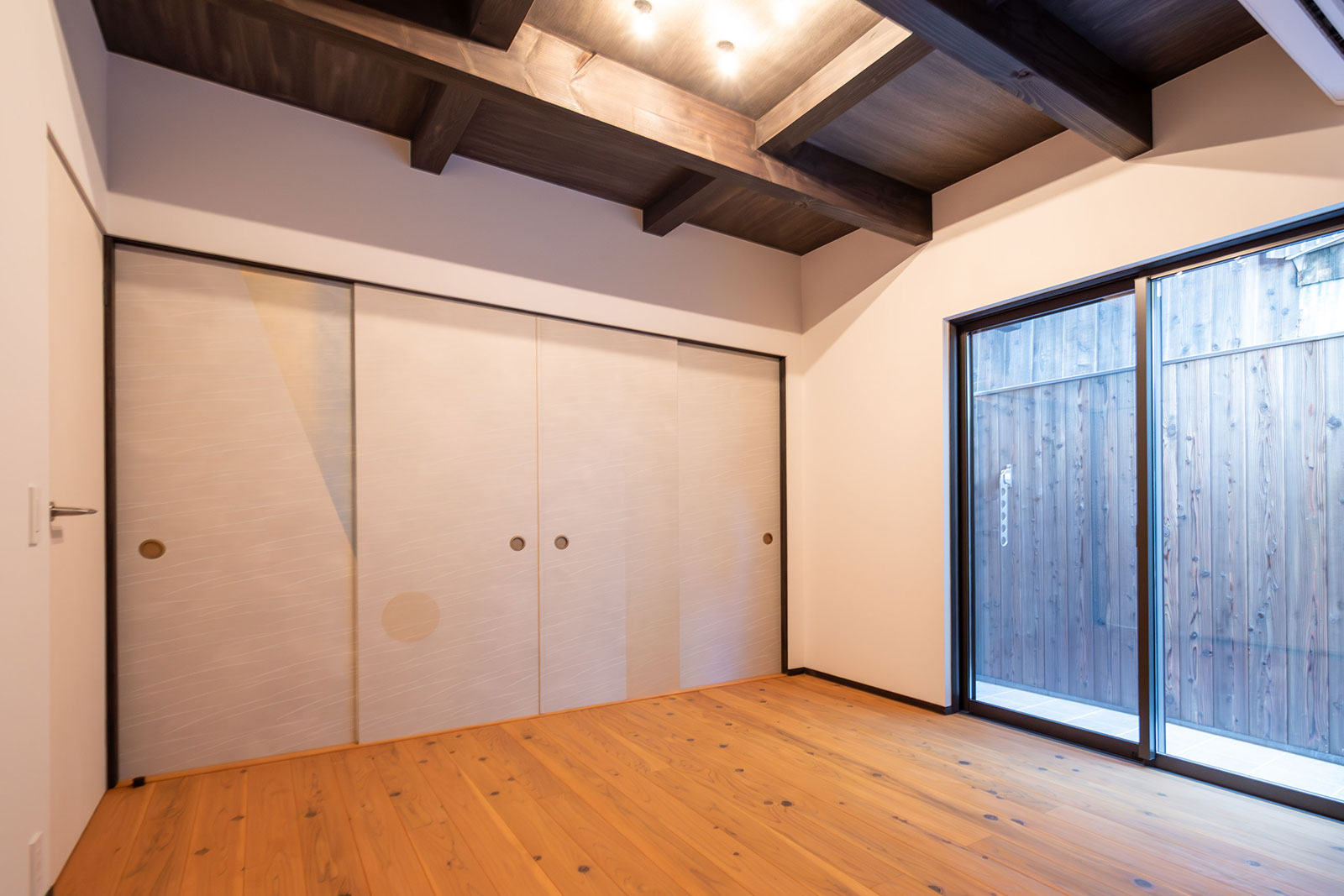 1階洋室の写真_路地に灯る町家 ― 東山光彩 ―（京都市東山区三盛町）